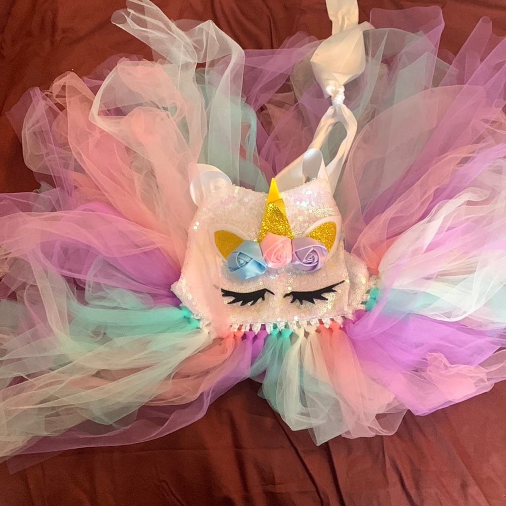 Little girls unicorn costume